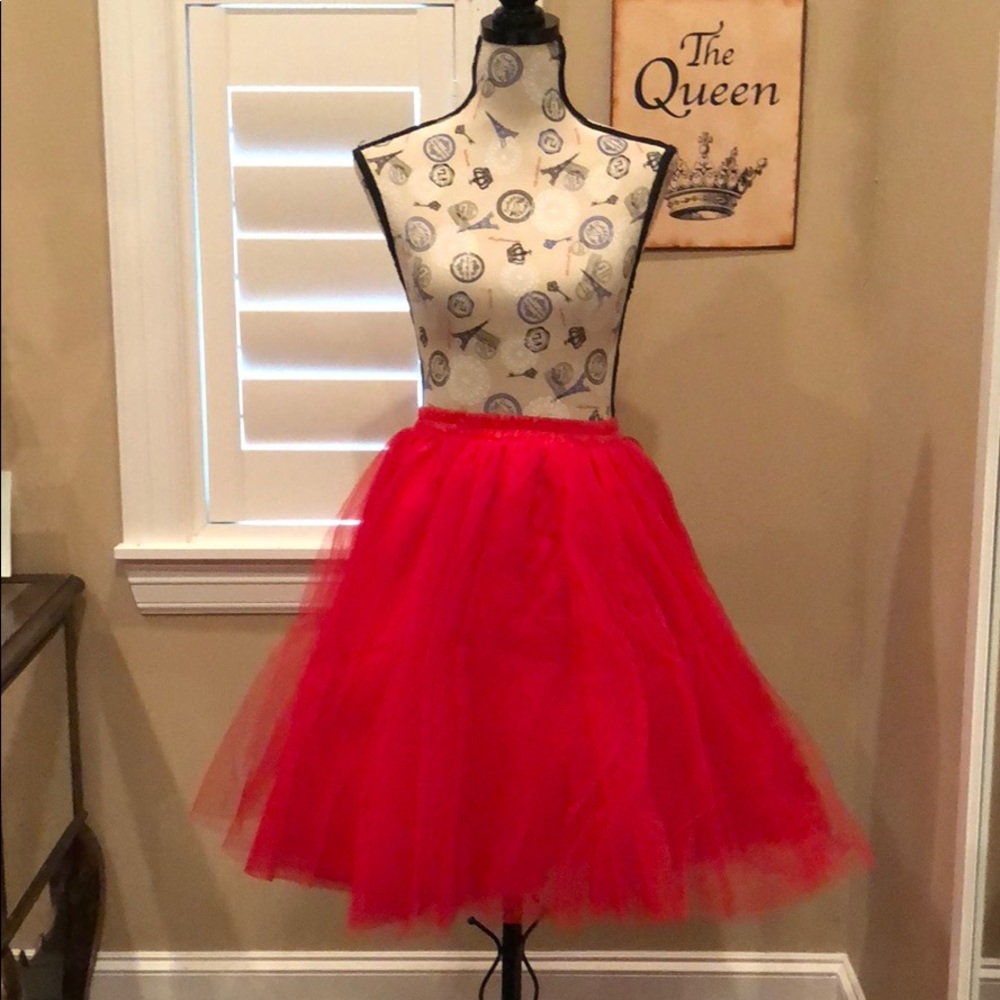 NWT red tutu skirt size small.